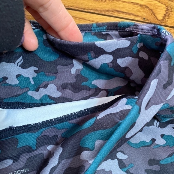 Fabletics Lima Capri Leggings in Camo Size… - Picture 7 of 9